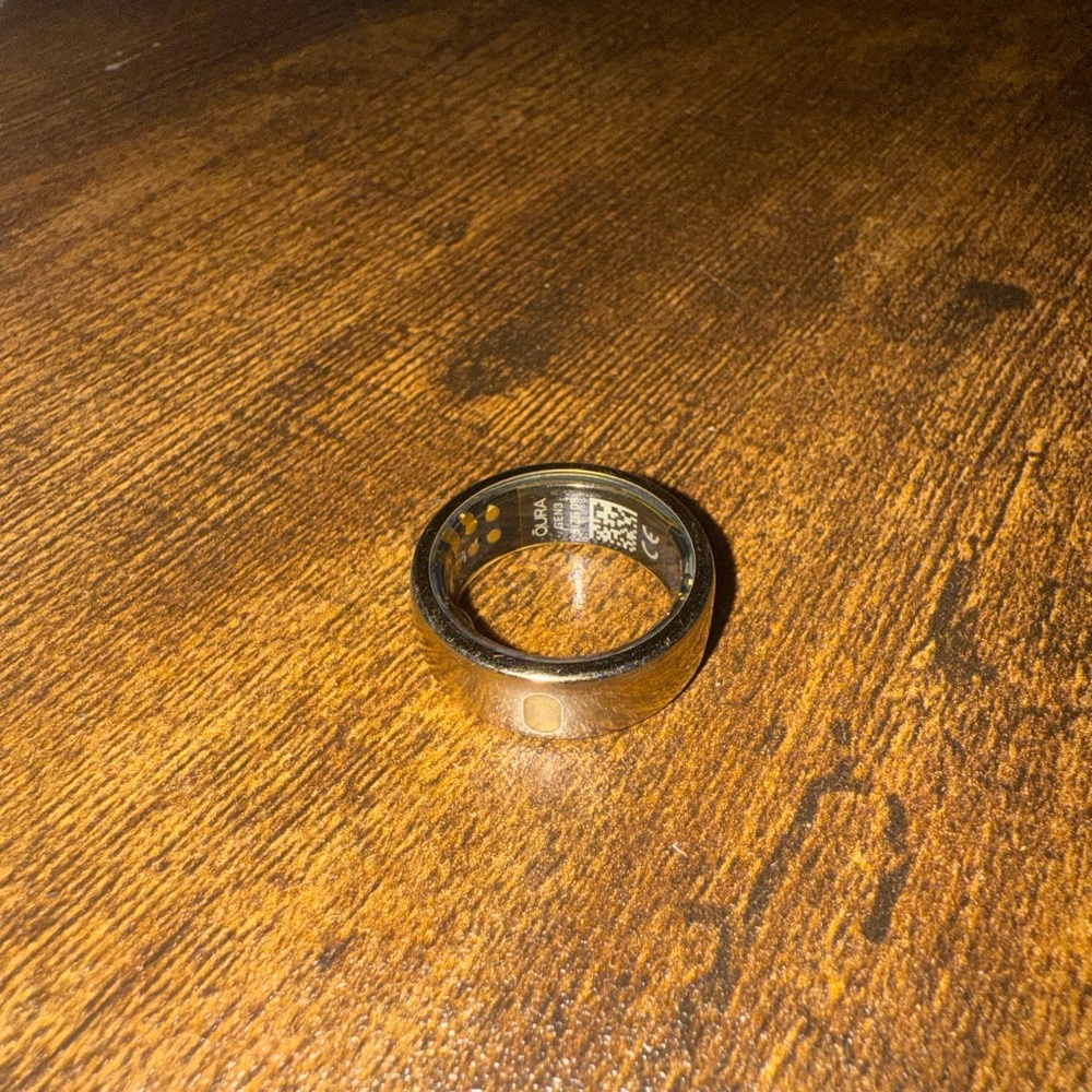 Oura Elegant Gold and Black Ring